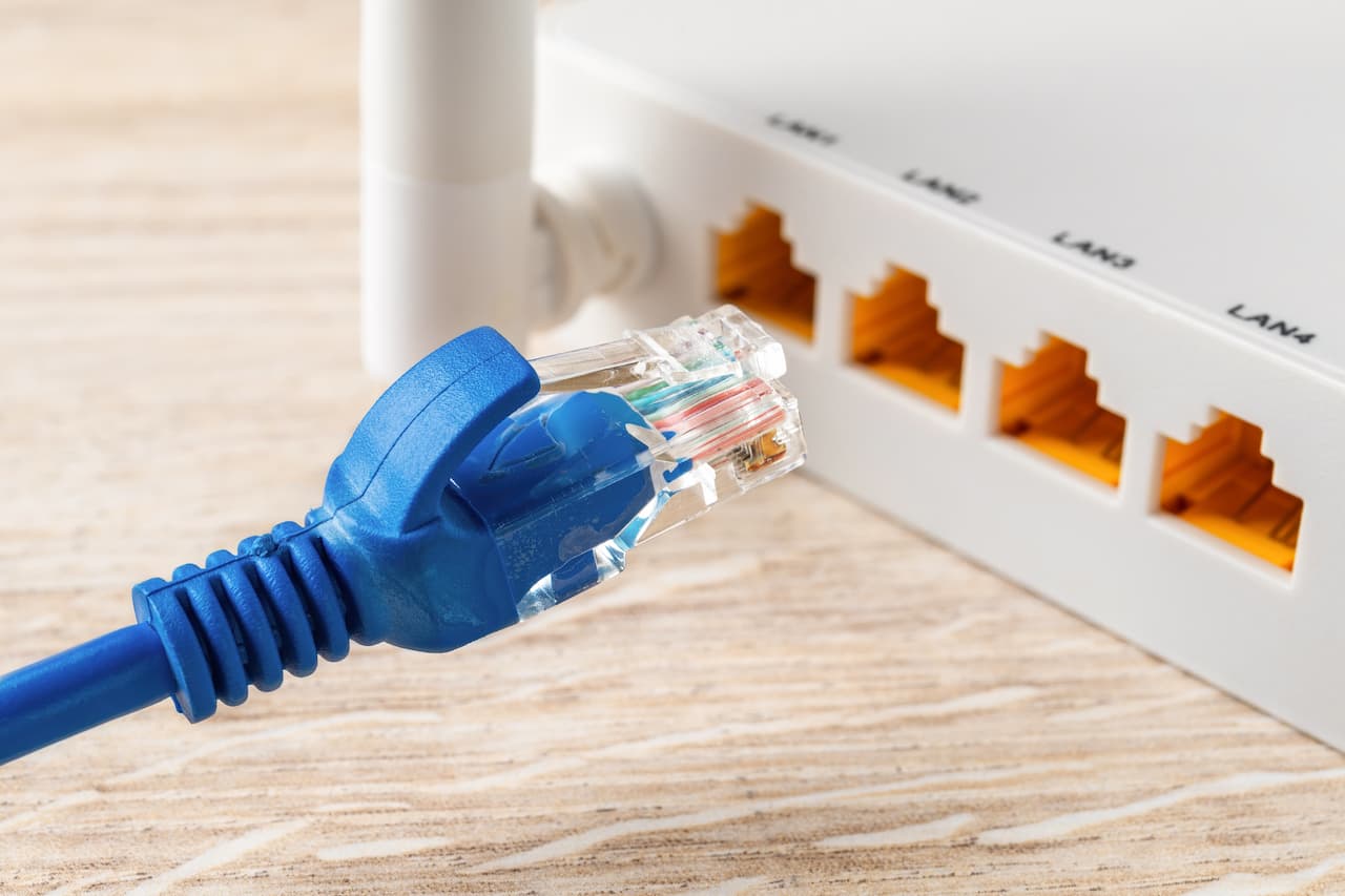 WiFi vs Ethernet Gaming: Which is Better for Performance?